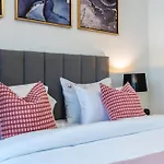 Manzil - Modern1 Bedroom Apartment With Pool In Jvc